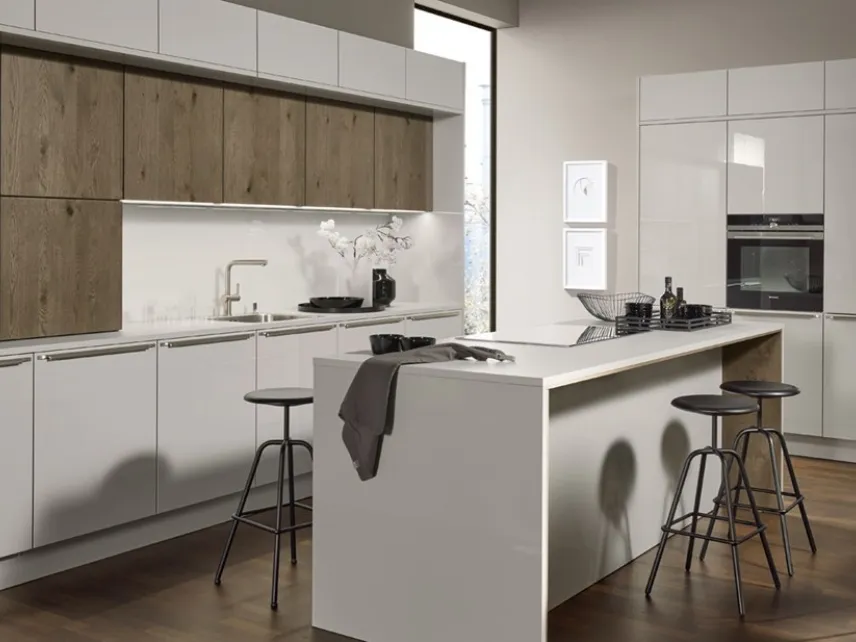 Cucina Moderna con isola Fine Lack Grigio Platino e Rovere Barolo di Nolte